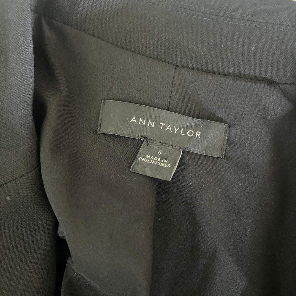 Ann Taylor Black Tailored Blazer Size 0 Single Button Office Workwear Classic - Picture 2 of 9